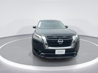 Certified 2025 Nissan Pathfinder SV FWD video 3