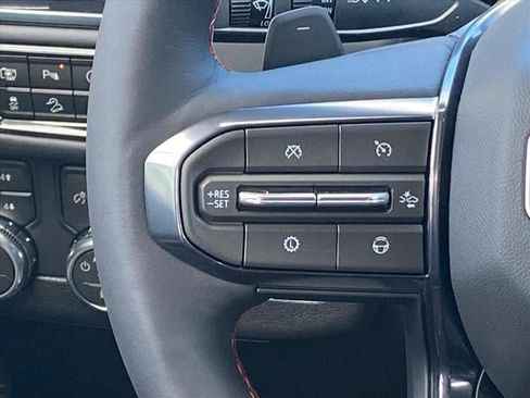 New 2026 GMC Yukon AT4 Ultimate w/ LPO, Illumination Package image 9