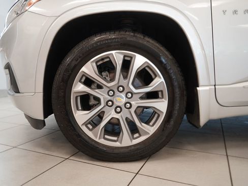 Used 2021 Chevrolet Traverse Premier AWD/4WD image 24