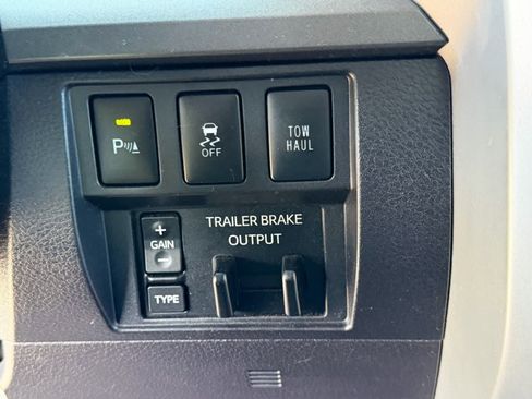 Used 2016 Toyota Tundra SR5 w/ TRD Off Road Package image 15