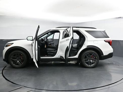 New 2026 Ford Explorer ST image 41