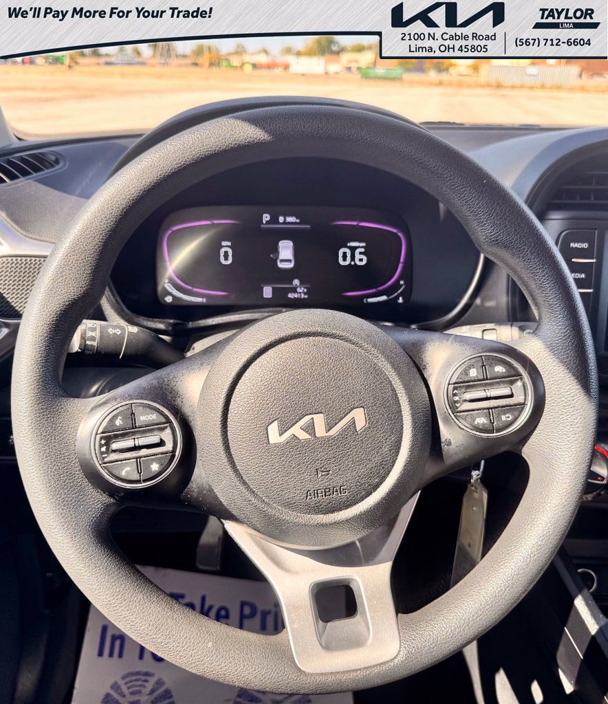 Used 2025 Kia Soul LX w/ LX Technology Package FWD image 11