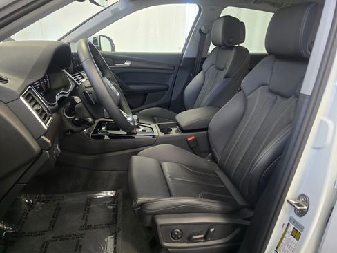 Certified 2025 Audi Q5 2.0T Premium Plus image 13