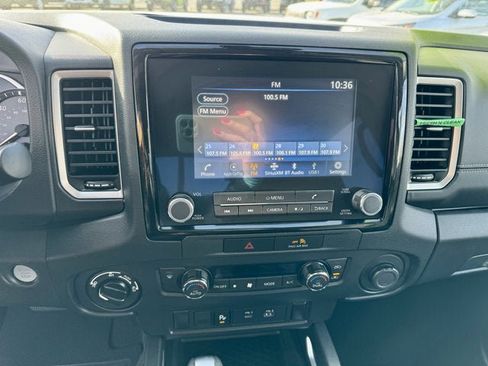 Used 2022 Nissan Frontier SV w/ Technology Package image 16