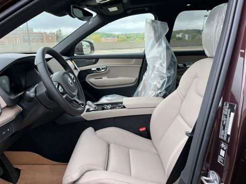 New 2026 Volvo XC90 T8 Ultra w/ Protection Package Premier AWD/4WD image 10