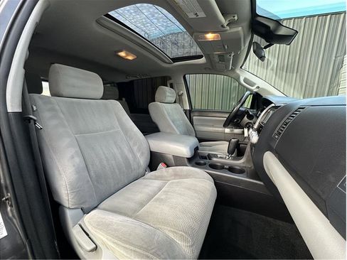 Used 2018 Toyota Sequoia SR5 w/ Carpet Cargo Mat Package image 15