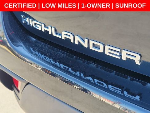 Used 2024 Toyota Highlander XLE FWD image 10