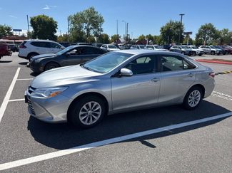 Used 2016 Toyota Camry LE image 1