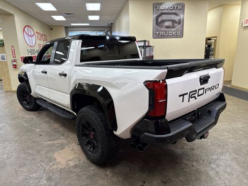 Used 2025 Toyota Tacoma TRD Pro image 9