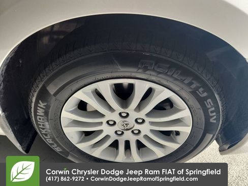 Used 2016 Toyota Sienna L image 33