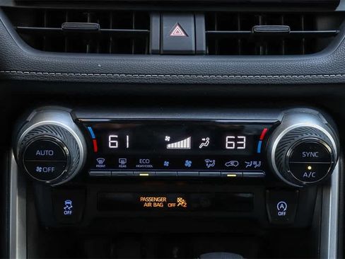 Used 2020 Toyota RAV4 XLE w/ Carpet Mat Package image 14