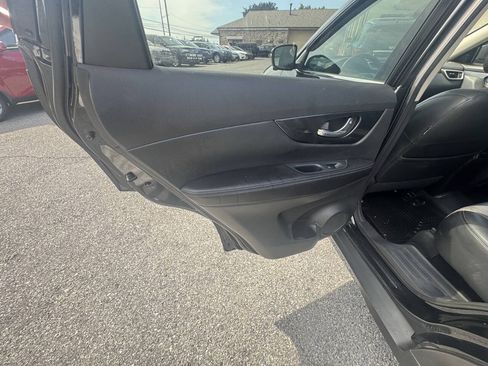Used 2015 Nissan Rogue SL w/ SL Premium Package AWD/4WD image 11