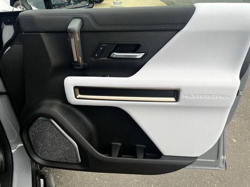 New 2025 GMC Hummer EV 3X w/ Extreme Off-Road Package image 36
