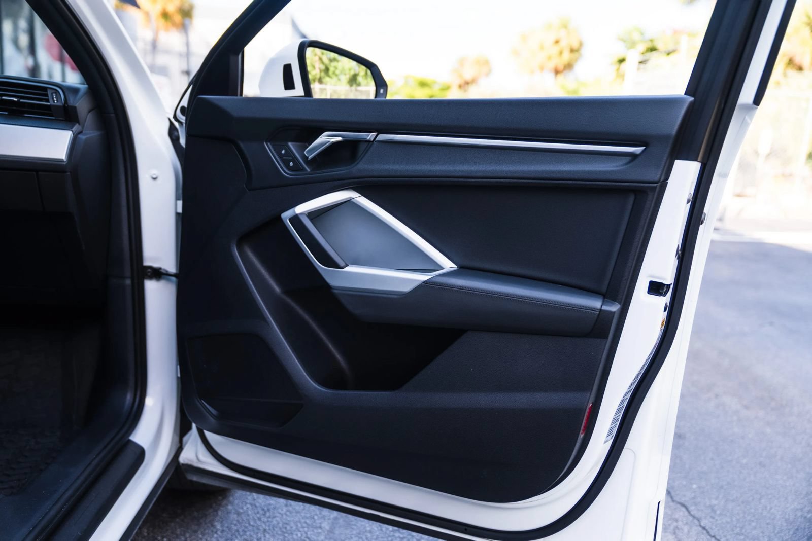 Used 2021 Audi Q3 2.0T Premium w/ Convenience Package AWD/4WD image 24