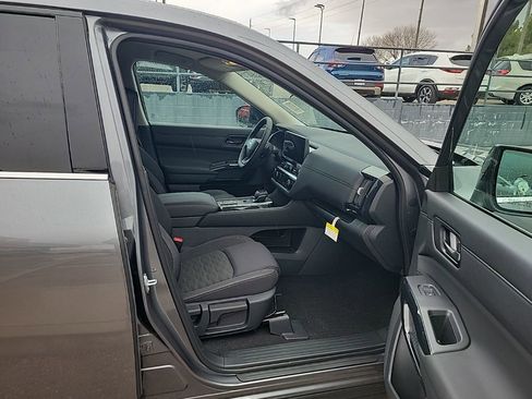 New 2026 Nissan Pathfinder SV image 17