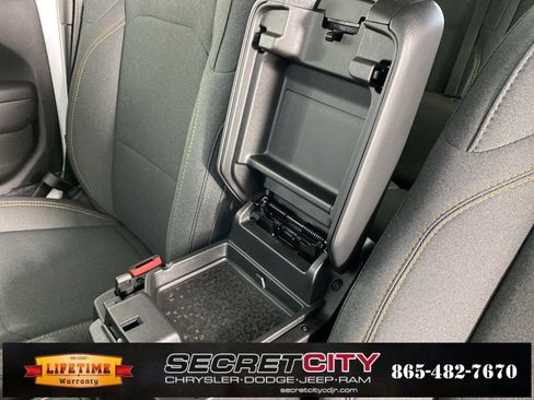 New 2025 Jeep Gladiator Sport image 24