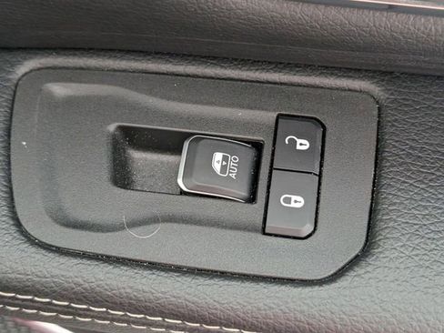 Used 2025 RAM 1500 Laramie AWD/4WD image 35