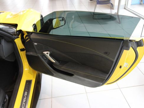 Used 2019 Chevrolet Corvette Z06 RWD image 14