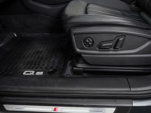 Certified 2023 Audi Q5 2.0T Premium w/ Convenience Package AWD/4WD image 10