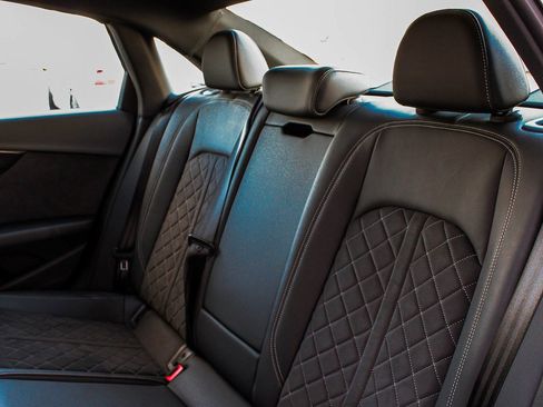 Used 2022 Audi S4 Premium image 32