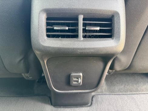 Used 2024 Chevrolet Equinox LT AWD/4WD image 34