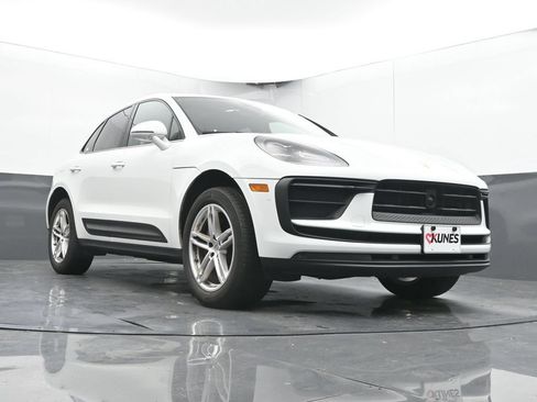 Used 2024 Porsche Macan AWD/4WD image 48