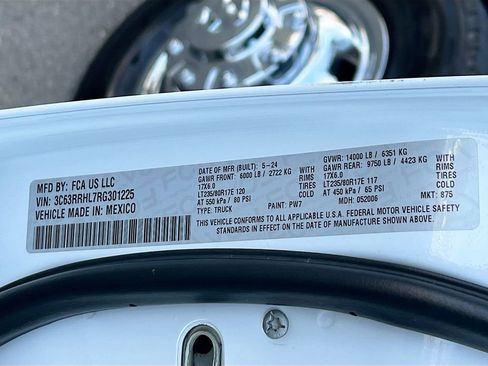 Used 2024 RAM 3500 Big Horn image 29