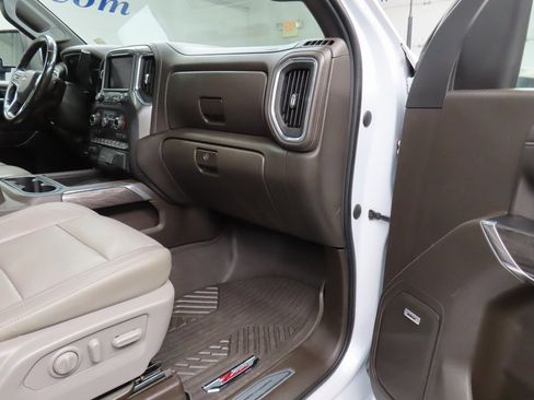 Used 2020 Chevrolet Silverado 2500 LTZ w/ LTZ Premium Package image 34