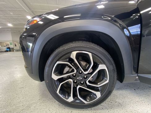 Used 2024 Chevrolet Trax RS w/ Sunroof Package FWD image 41