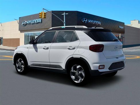 New 2026 Hyundai Venue SEL FWD image 4