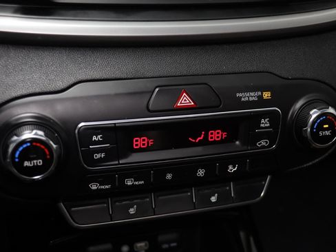 Used 2020 Kia Sorento SX image 12