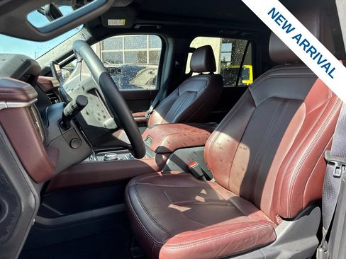 Used 2024 Ford Expedition Limited AWD/4WD image 19
