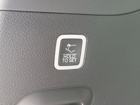 New 2025 Jeep Wagoneer Series III w/ Quick Order Package 25C Super image 8