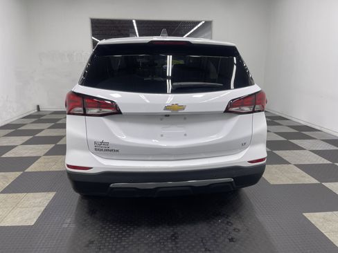 Used 2022 Chevrolet Equinox LT w/ Driver Convenience Package image 3