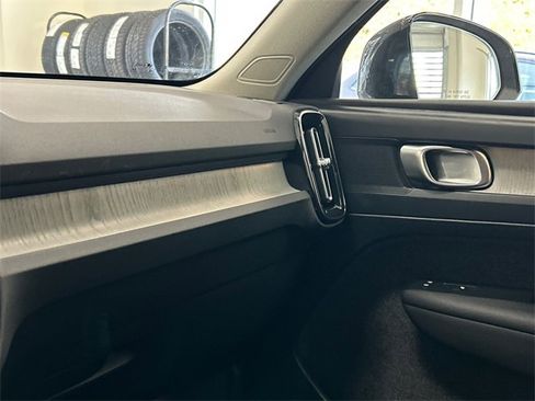 Certified 2025 Volvo XC40 B5 Plus image 19