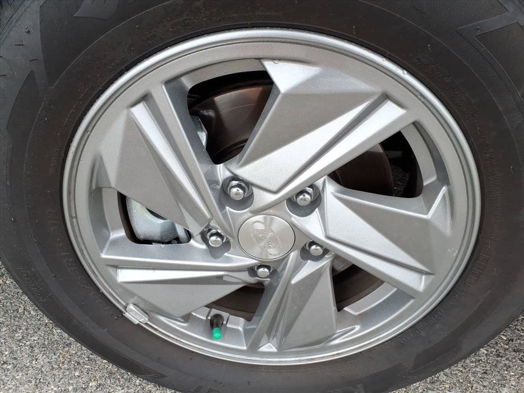 Used 2026 Hyundai Elantra SE FWD image 10