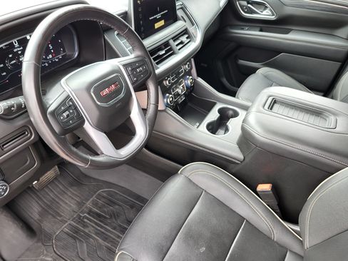 Used 2023 GMC Yukon XL SLT AWD/4WD image 10