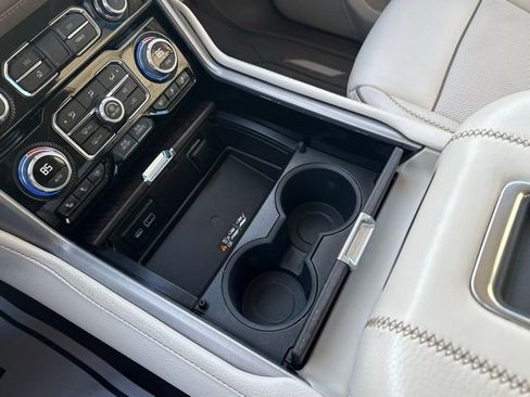 Used 2022 GMC Yukon Denali image 27