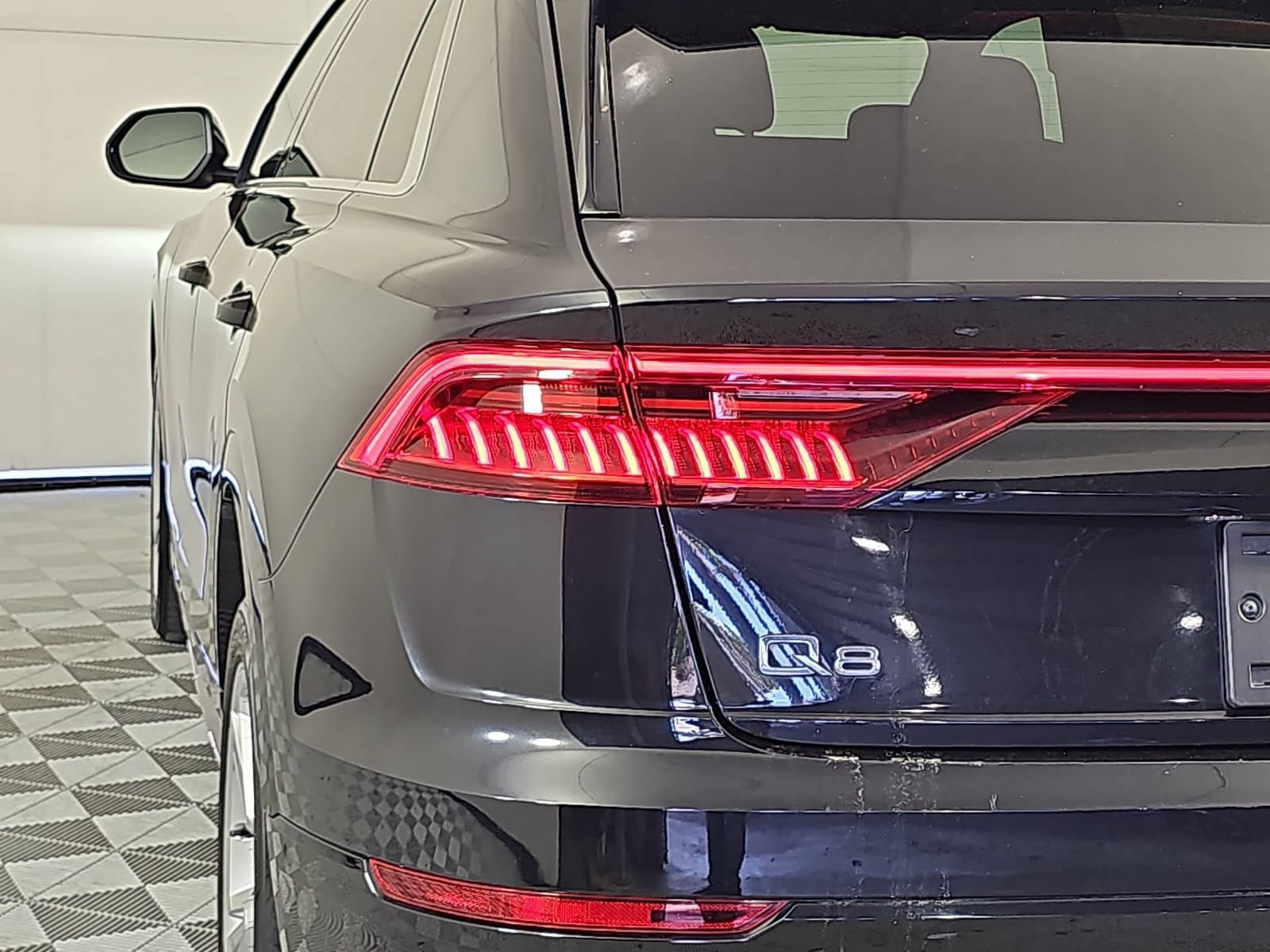 Used 2019 Audi Q8 Premium Plus AWD/4WD image 32