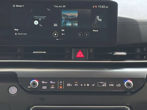 Used 2026 Kia Carnival FWD image 17