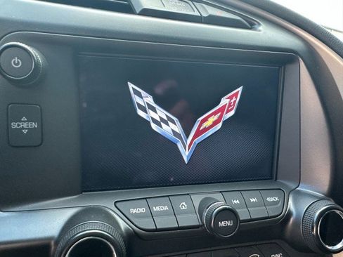 Used 2017 Chevrolet Corvette Z06 RWD image 2
