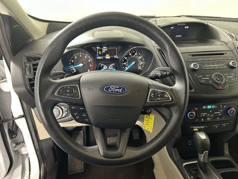Used 2017 Ford Escape SE w/ SE Cold Weather Package AWD/4WD image 11
