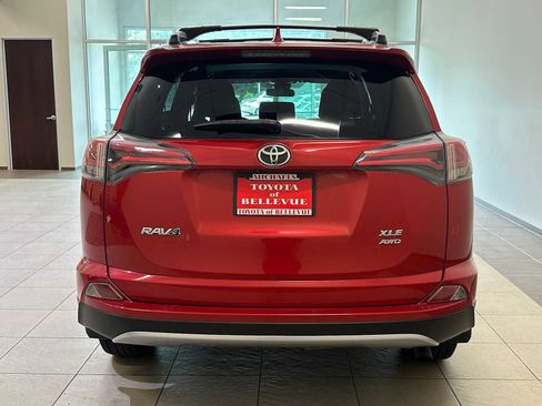 Used 2017 Toyota RAV4 XLE w/ Plus Special Value Package AWD/4WD image 5