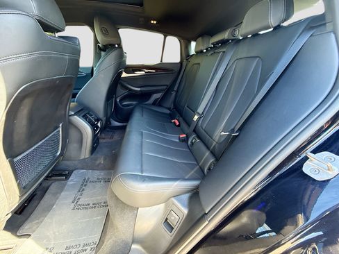 Used 2024 BMW X4 M40i w/ Premium Package image 21