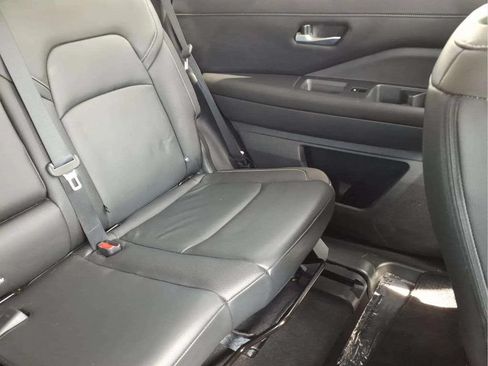 Used 2023 Nissan Pathfinder SL FWD image 19