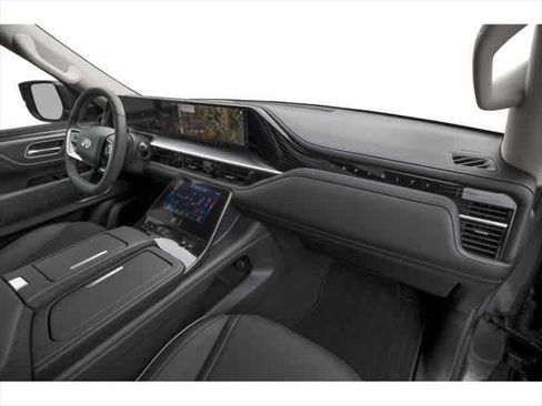 Used 2025 INFINITI QX80 Luxe RWD image 11