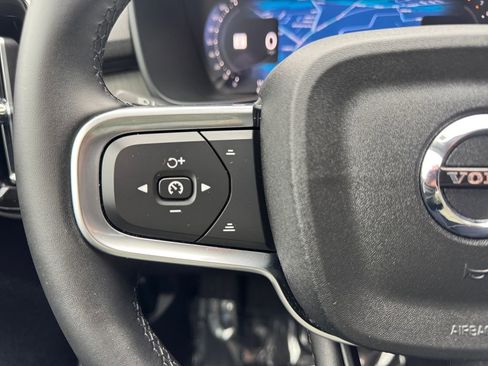 Certified 2025 Volvo XC40 B5 Core AWD/4WD image 15