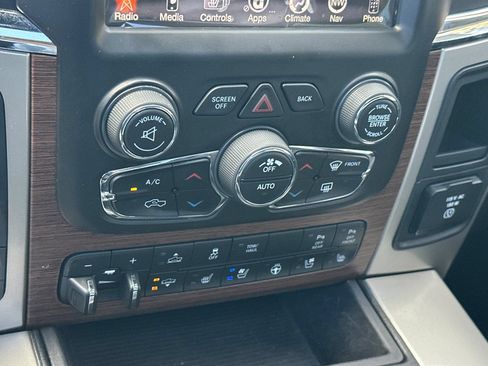 Used 2015 RAM 1500 Laramie w/ Convenience Group AWD/4WD image 19