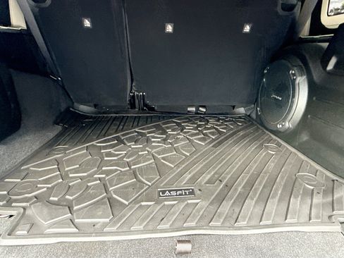 Used 2021 Jeep Wrangler Unlimited Rubicon AWD/4WD image 11