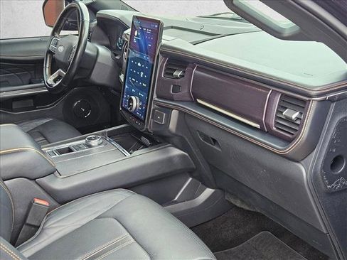 Used 2022 Ford Expedition Platinum image 24